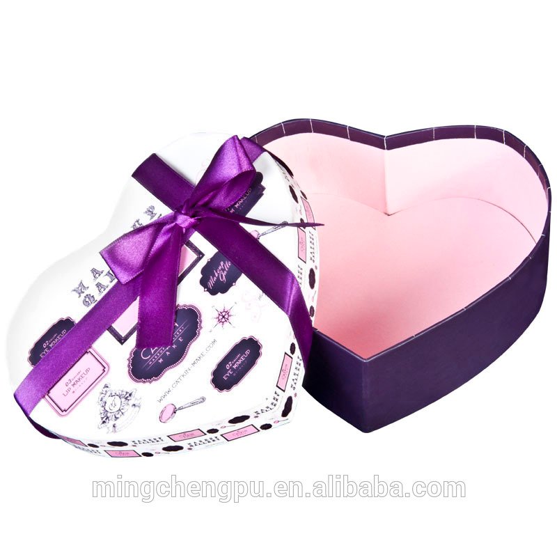 Heart-Shaped Box for Chocolates and gift with Printing and Punch