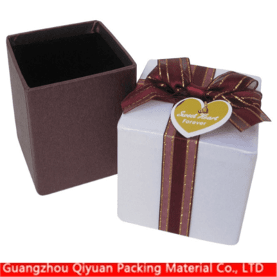 Wholesale Chinese fancy small customs luxury cardboard gift boxes for sale