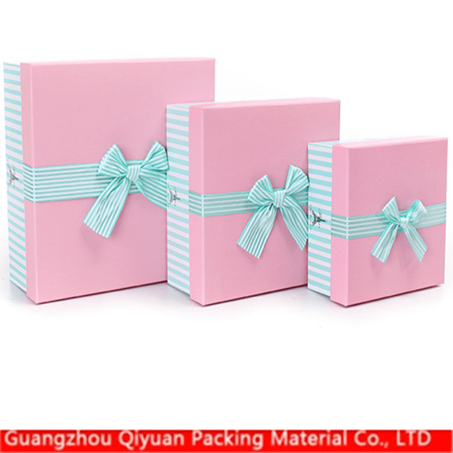 2017 hot selling Square cardboard paper packaging present box with custom design