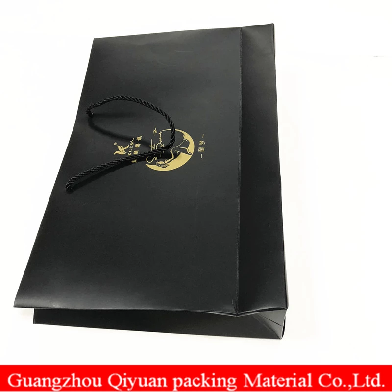 Manufacture Factory Luxury OEM Logo Cardboard Garment Packaging Bag/Custom Recycle Paper Garment Packaging