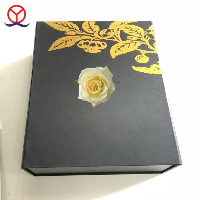 Magnetic Closure Hot Stamping Custom Logo Foldable Matte Black Paper Wedding Dress Shipping Box